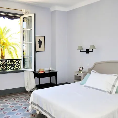 Sleeps 14 Pool Air Con Wifi