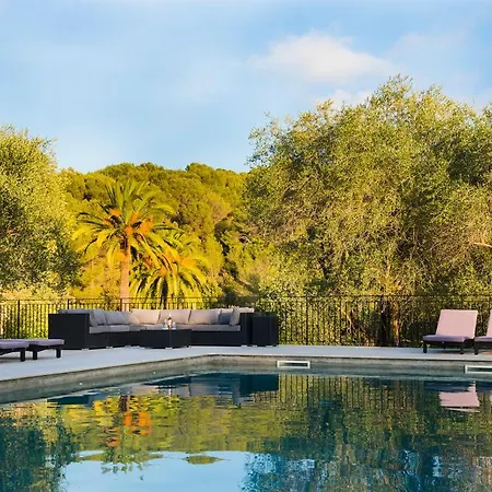 Sleeps 14 Pool Air Con Wifi